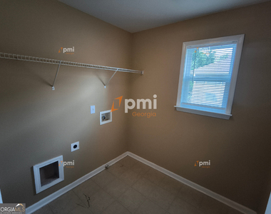 350 Fairmont Way - Photo Thumbnail 5