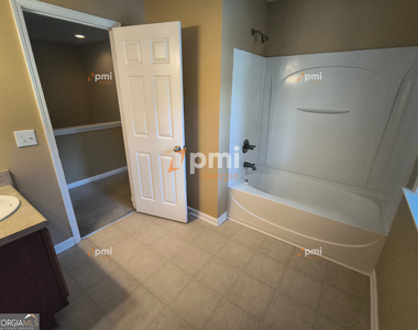 350 Fairmont Way - Photo Thumbnail 12