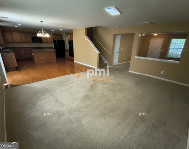 350 Fairmont Way - Photo Thumbnail 3