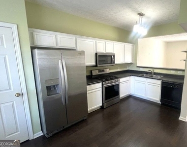 801 Old Peachtree Road Nw - Photo Thumbnail 3
