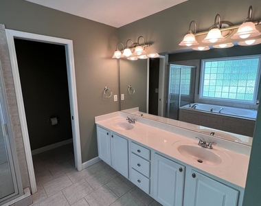 119 Tullamore Trail - Photo Thumbnail 18