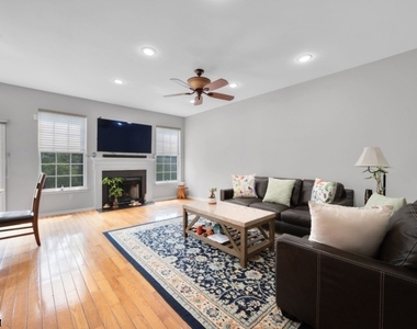 19 Gordon Cir - Photo Thumbnail 6