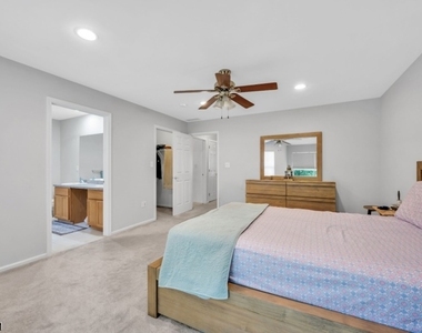 19 Gordon Cir - Photo Thumbnail 16