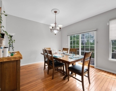 19 Gordon Cir - Photo Thumbnail 11