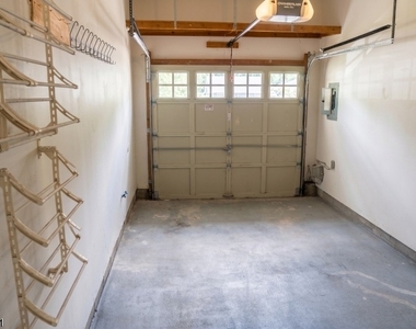 19 Gordon Cir - Photo Thumbnail 32