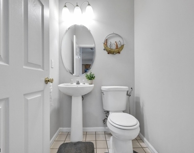 19 Gordon Cir - Photo Thumbnail 12