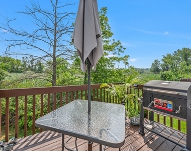 19 Gordon Cir - Photo Thumbnail 23
