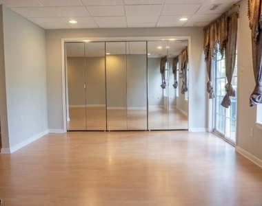 19 Gordon Cir - Photo Thumbnail 21