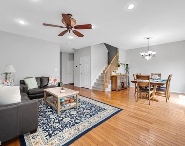 19 Gordon Cir - Photo Thumbnail 10