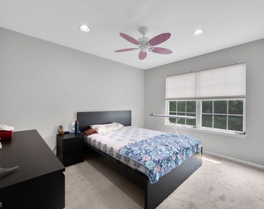 19 Gordon Cir - Photo Thumbnail 15