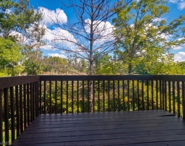 19 Gordon Cir - Photo Thumbnail 25