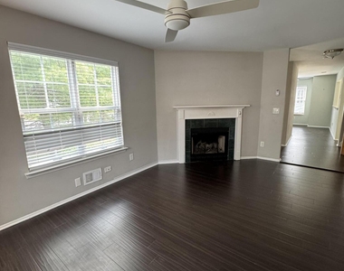 81 Atrium Way - Photo Thumbnail 6