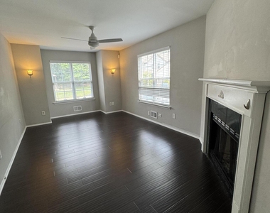 81 Atrium Way - Photo Thumbnail 5