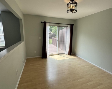 81 Atrium Way - Photo Thumbnail 2