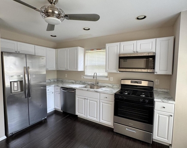 81 Atrium Way - Photo Thumbnail 3