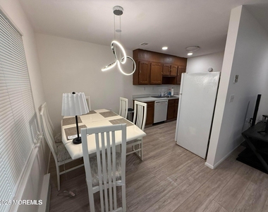 1178b Clydebank Court - Photo Thumbnail 6
