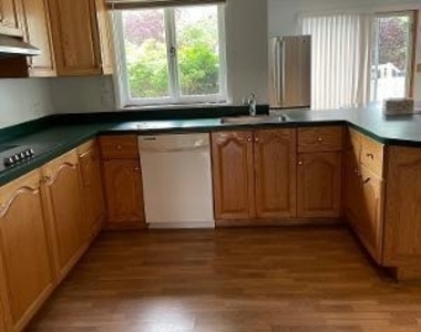 502 Roseld Avenue - Photo Thumbnail 5