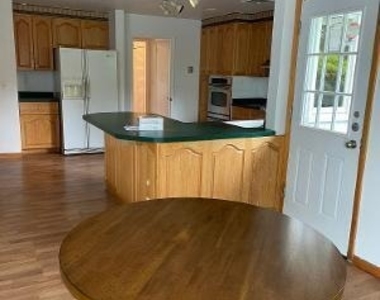 502 Roseld Avenue - Photo Thumbnail 6