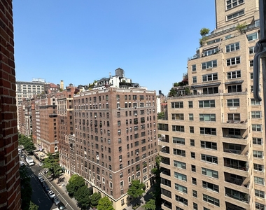 Fifth Avenue - Photo Thumbnail 6
