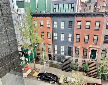 West 22 Street - Photo Thumbnail 4