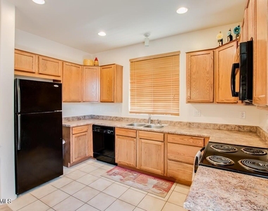 3317 E Loma Vista Street - Photo Thumbnail 4