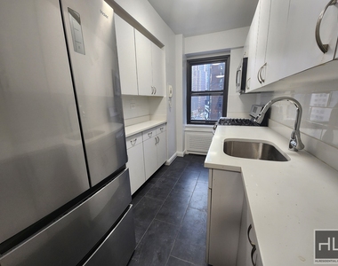 East 57 Street - Photo Thumbnail 1