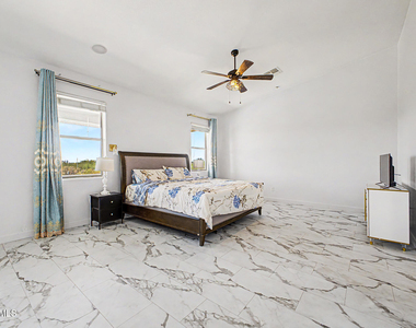 29601 W Columbus Avenue - Photo Thumbnail 11