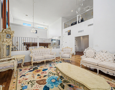 29601 W Columbus Avenue - Photo Thumbnail 4
