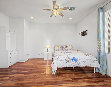 29601 W Columbus Avenue - Photo Thumbnail 14