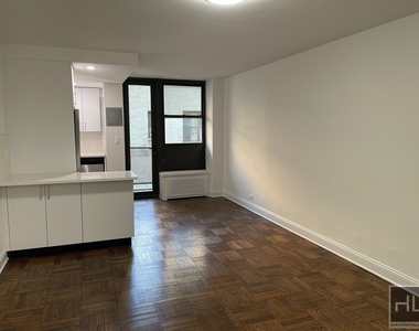 East 35 Street - Photo Thumbnail 1