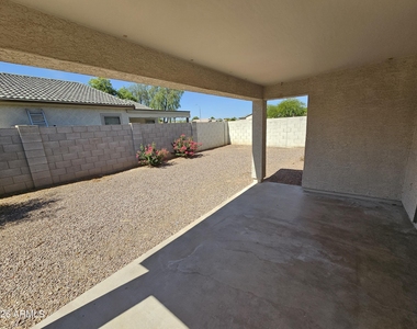 10809 W Edgemont Avenue - Photo Thumbnail 6
