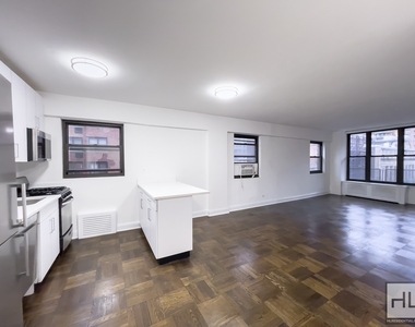East 35 Street - Photo Thumbnail 4