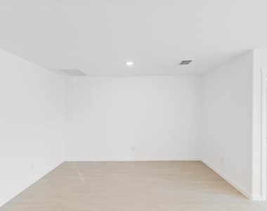 1621 Baugh Street - Photo Thumbnail 7