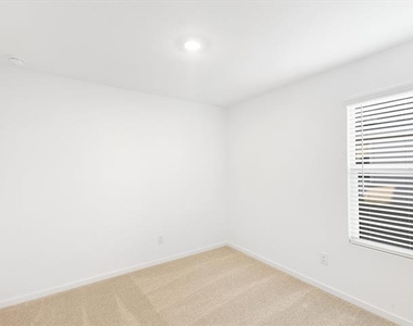 1621 Baugh Street - Photo Thumbnail 17