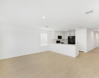 1621 Baugh Street - Photo Thumbnail 5