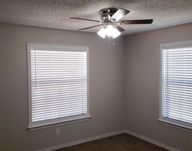 2697 Poplar Drive - Photo Thumbnail 9
