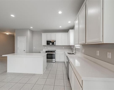 2404 Bermont Red Lane - Photo Thumbnail 4