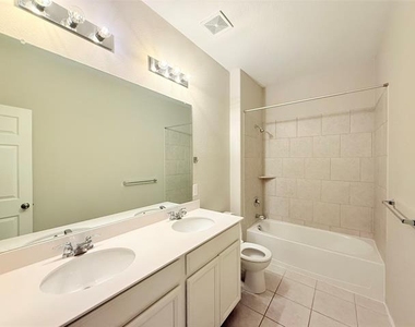 2404 Bermont Red Lane - Photo Thumbnail 11
