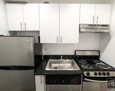 West 73rd Street - Photo Thumbnail 4