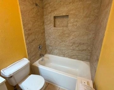 8601 Park Lane - Photo Thumbnail 15