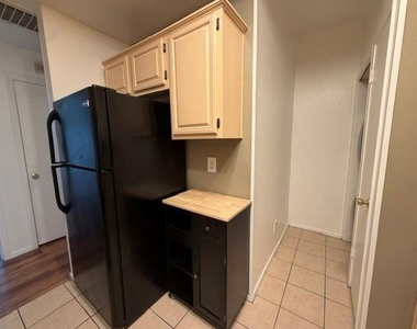 8601 Park Lane - Photo Thumbnail 10