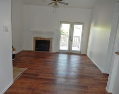8601 Park Lane - Photo Thumbnail 4