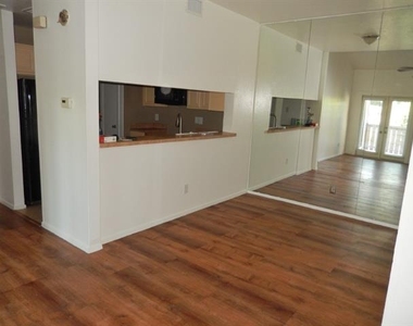 8601 Park Lane - Photo Thumbnail 6