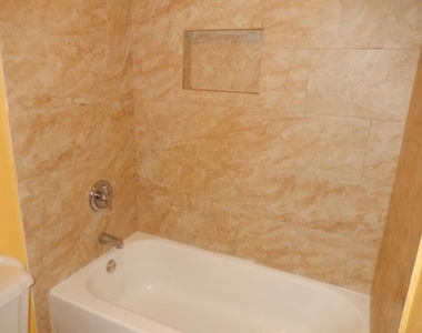 8601 Park Lane - Photo Thumbnail 17