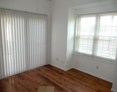 8601 Park Lane - Photo Thumbnail 12