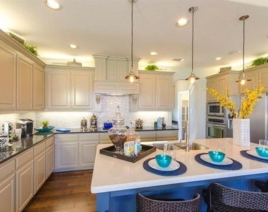 6105 Claridge Lane - Photo Thumbnail 19