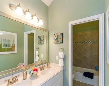 6105 Claridge Lane - Photo Thumbnail 4