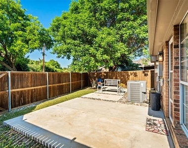 381 Arbor Lane - Photo Thumbnail 26
