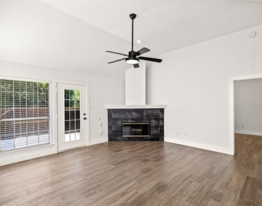 381 Arbor Lane - Photo Thumbnail 11
