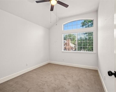 381 Arbor Lane - Photo Thumbnail 23